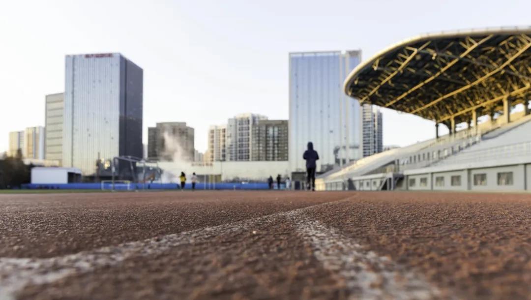 宝藏图书馆、网红食堂、四季如画的超美校园！中国石油大学（华东）等你回家