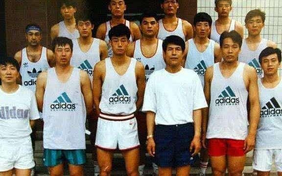 中国男篮世界杯2006(中国男篮世界杯战绩盘点：8次参赛3次出线 两次末轮神奇出线)