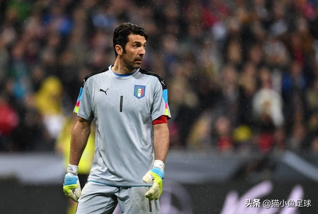 02年世界杯卡恩经典扑救(近五届世界杯,拥有顶级门将的队伍,第一名的