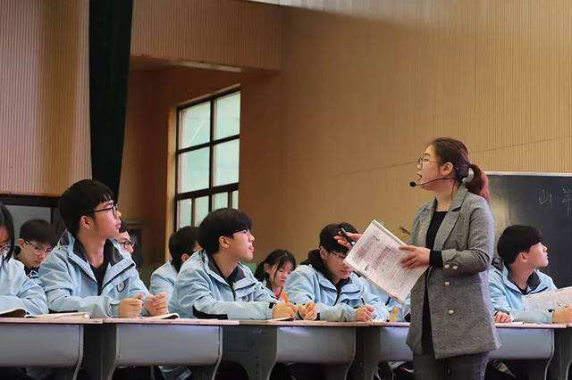 600多分被北师大汉语言文学录取怎么样？亲戚：不如二本计算机