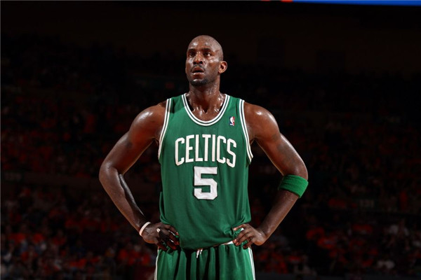 篮球比赛球员分布在哪里（篮球场上球员主要位置介绍）