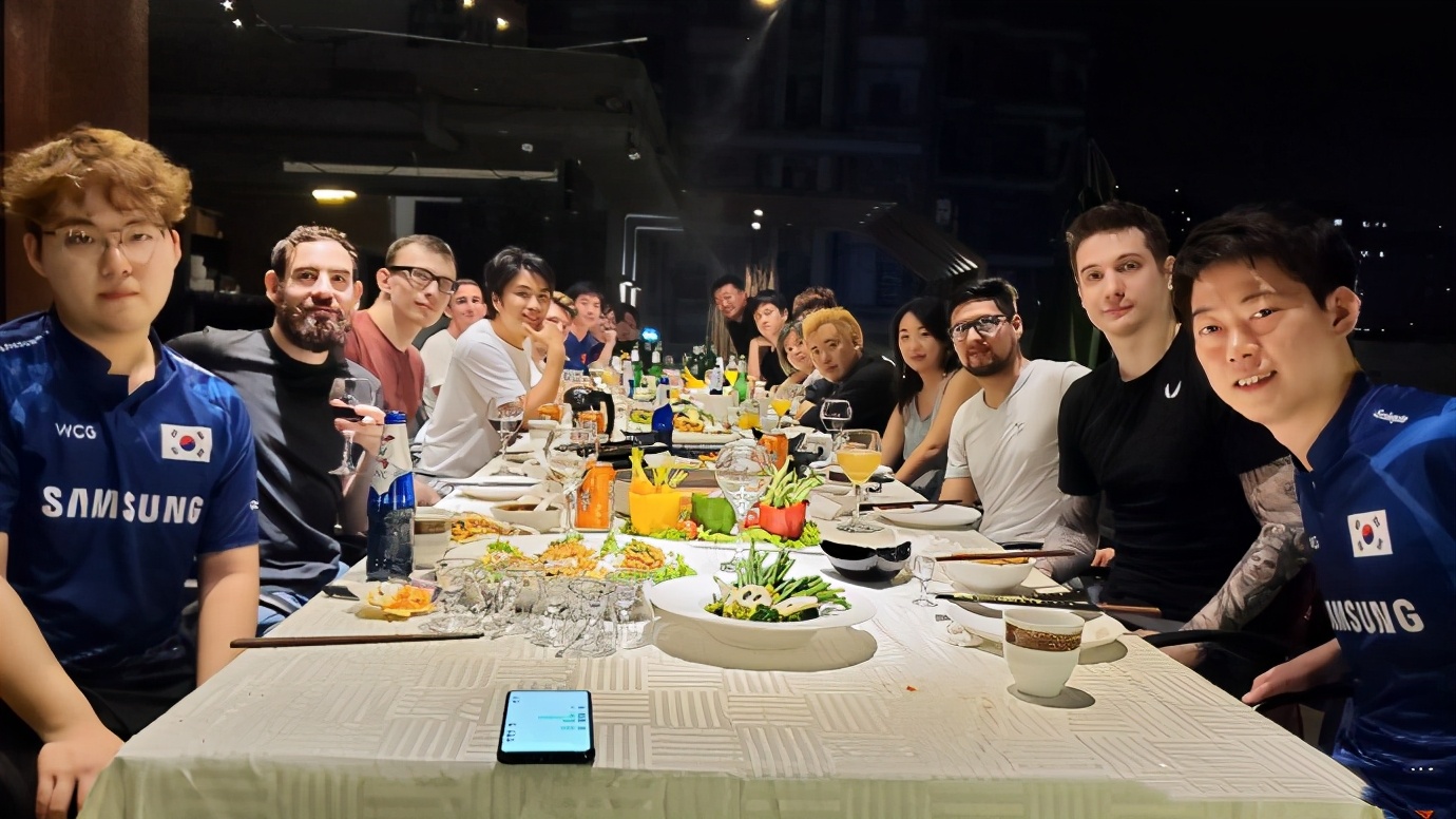 魔兽争霸：WCG三冠失败，INFI遭Moon零封，无缘四强