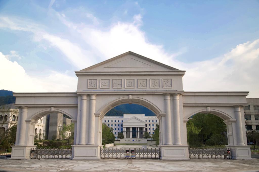 这两所外国语大学，哪所是民办？哪所是公办？能猜出来的是高手