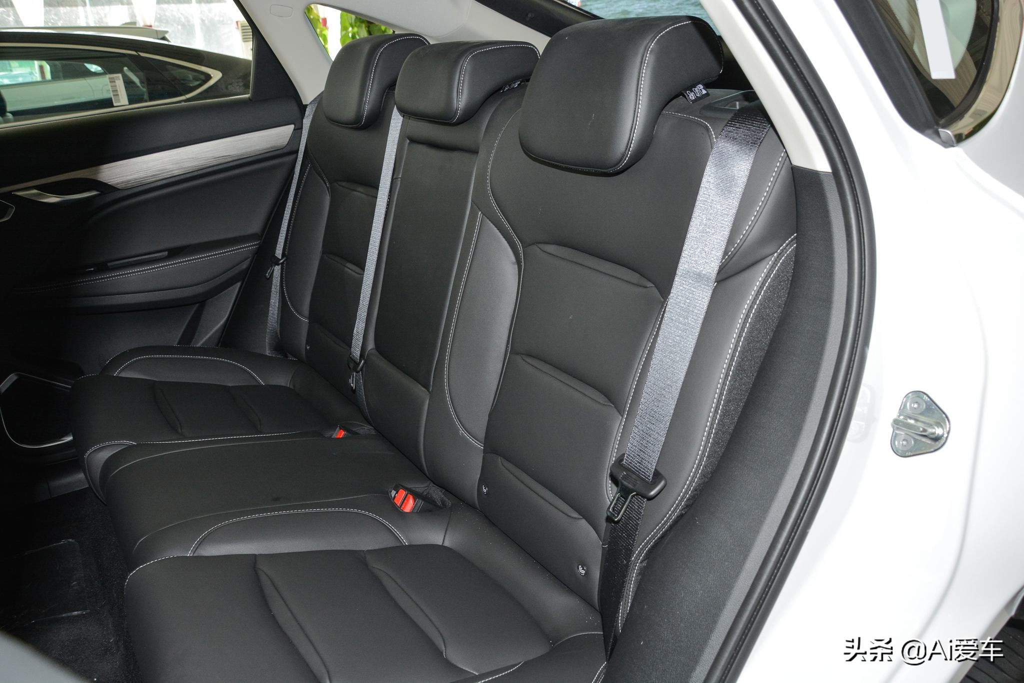 1.6L油耗92燃油好养活，吉利混动家用SUV，低价高质量，星越PHEV