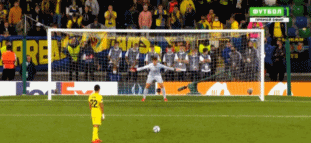 凯指导若上场就是点球大战杀手锏（逗妹吐槽：真正的教练，敢于上场直面点球）