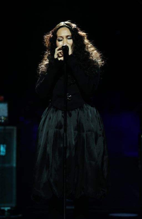 罗琦的眼睛怎么了(歌手罗琦个人资料简介) - 青鸟号