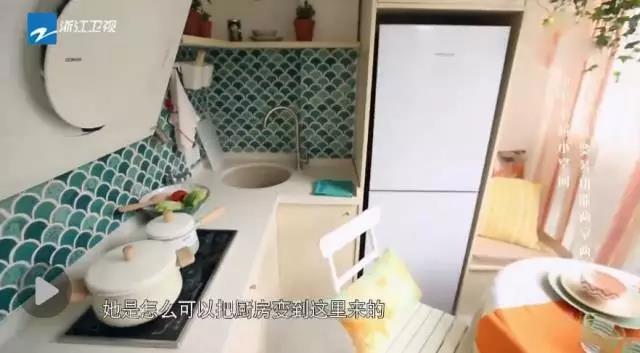 28㎡小窝进门就是卫生间，女儿睡厨房，如何拯救局促的三口之家？