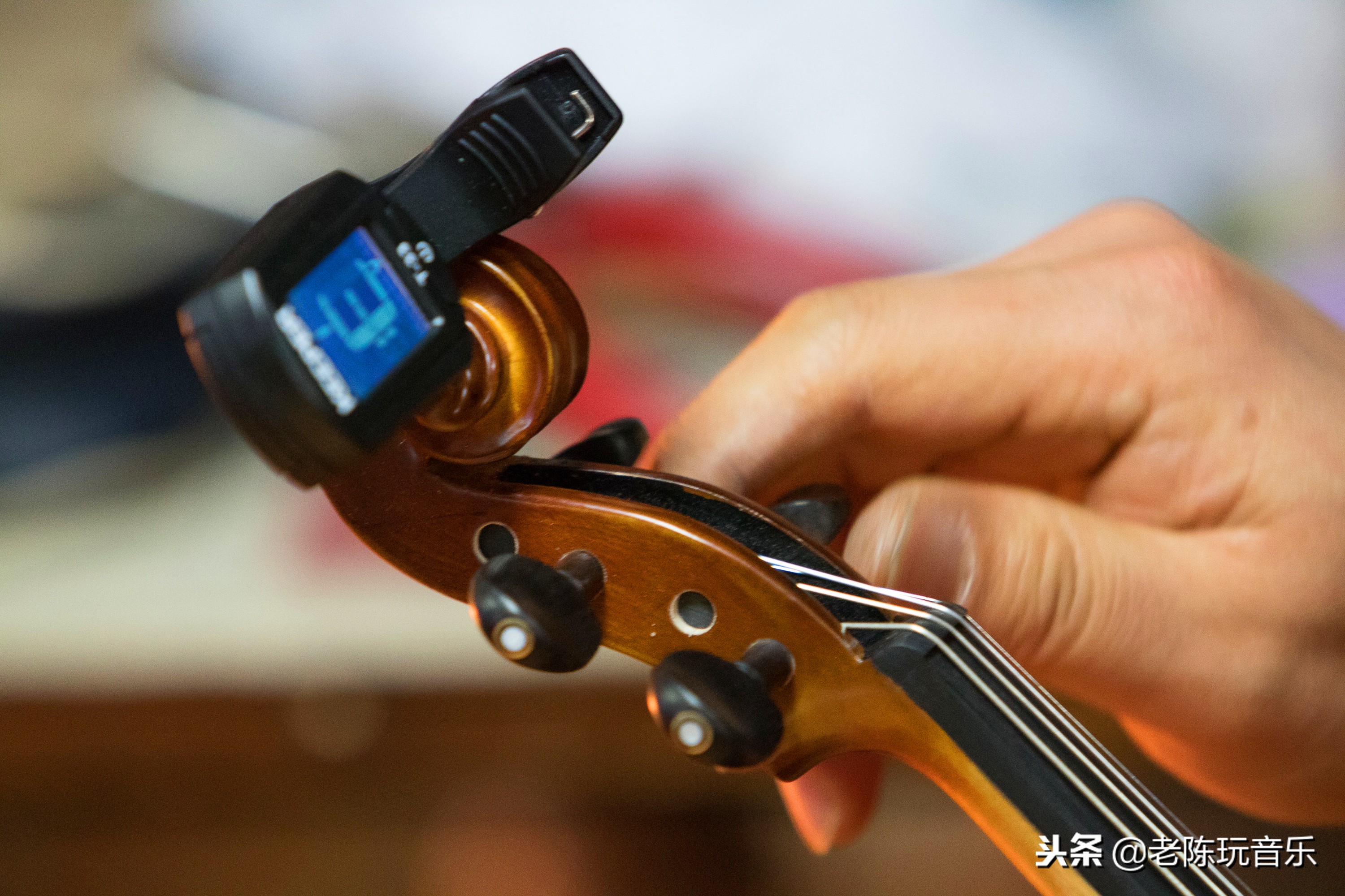 大提琴用什么牌子調(diào)音器好？如何在調(diào)琴的時候保證琴碼不翹起來？