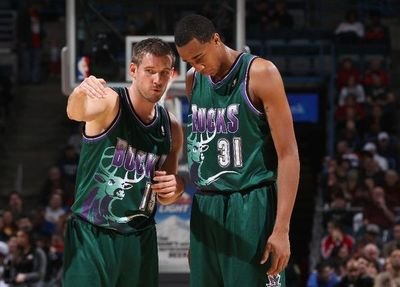 为什么有nba短袖球衣（NBA为何无视球员抗议力推短袖球衣？意图太明显，球迷：新的套路）-华海博客