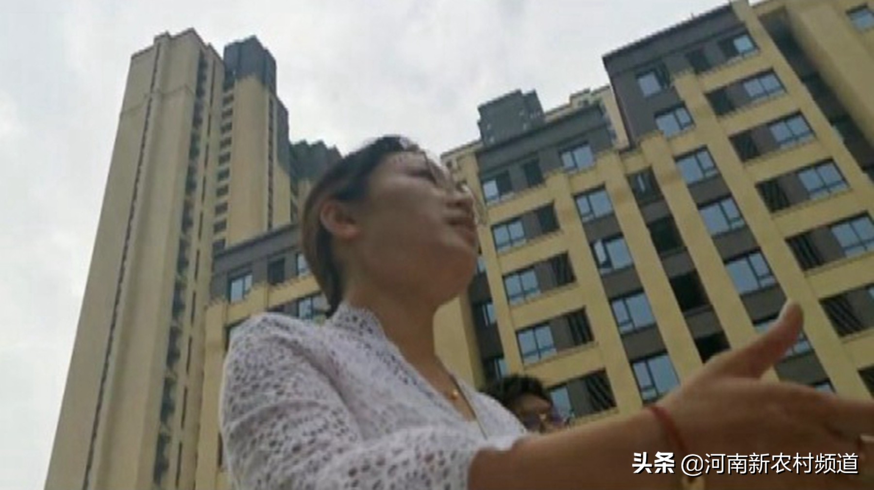 金地郑州铂悦项目房屋质量问题频出，业主遭遇“先交房再验房”霸王条款