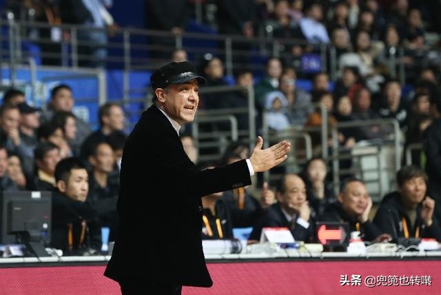 cba的教练为什么要出场外指挥（CBA哪个球队的主教练在场边指挥比赛时表现最有风度？）