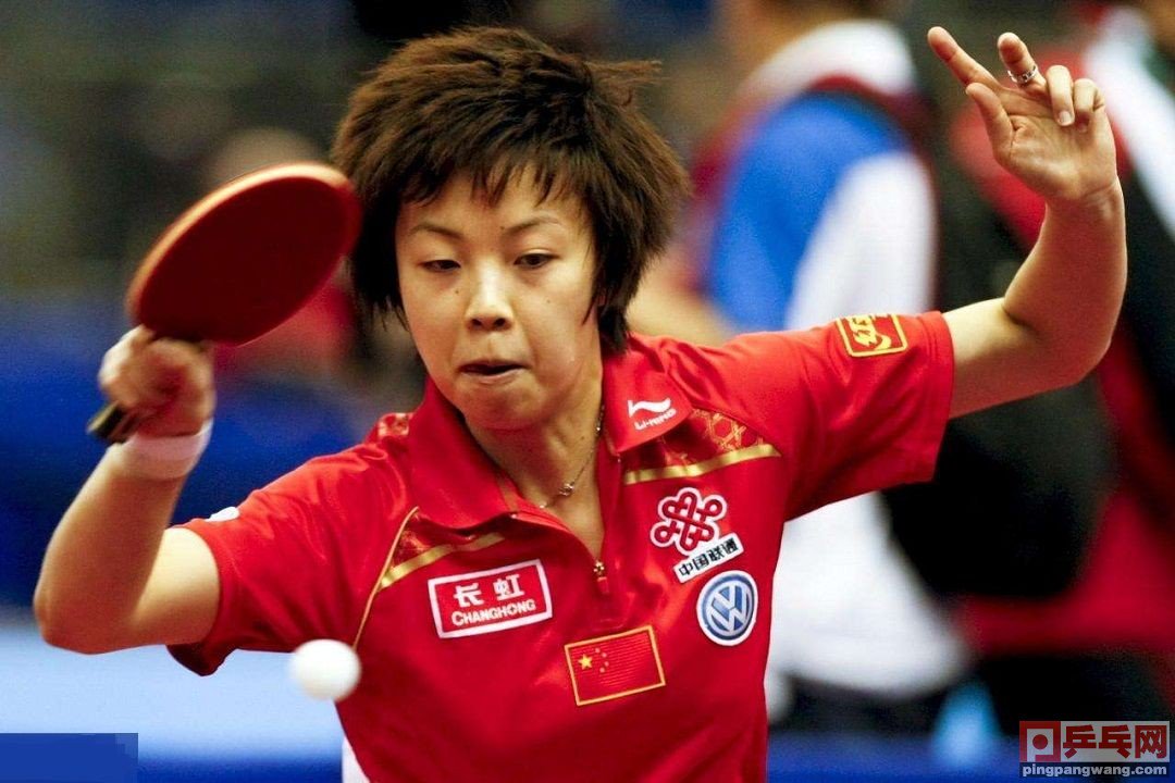 邓亚萍连续8年世界排名第一,获得了18个世界冠军,连续两届奥运会夺冠