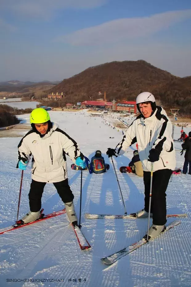 单板滑雪u型场地图(哈尔滨帽儿山高山滑雪场，滑雪发烧友驰骋的乐园)