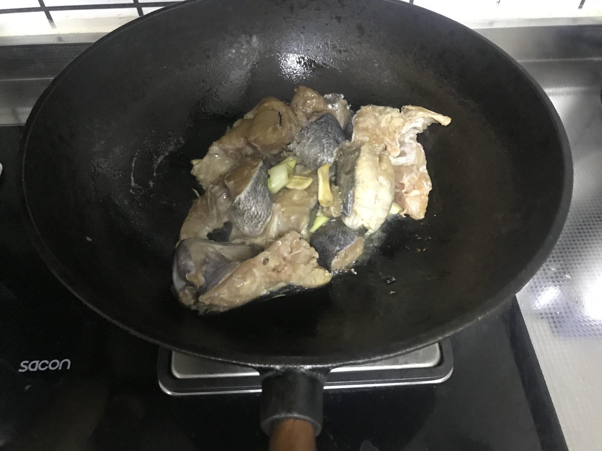 图片[5]-【酱焖黑鱼】做法步骤图 肉多刺少还便宜 炖一锅鲜美又滋补-起舞食谱网