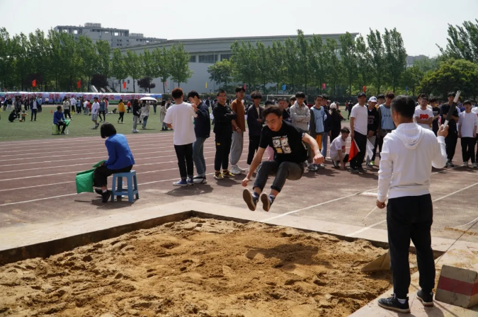 走出62位院士，创造无数“世界第一”，揭秘四川这所顶尖高校“硬核力量”！