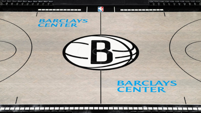 nba木地板价格|揭秘Nba篮球木地板为什么那么贵(图看NBA全景球场地板:绿军复古感十足