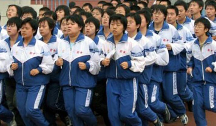 衡水中学“军事化”管理太严格，被指“没人性”？毕业后见分晓