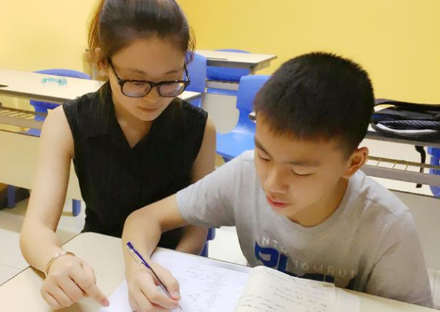 禁止一对一补习后，大学生家教也被点名，家长：你能怎么罚人家