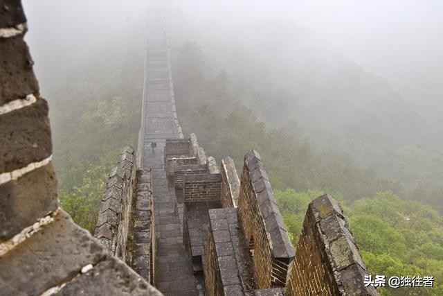 万里长城，金山独秀，雨中长城，更具神韵