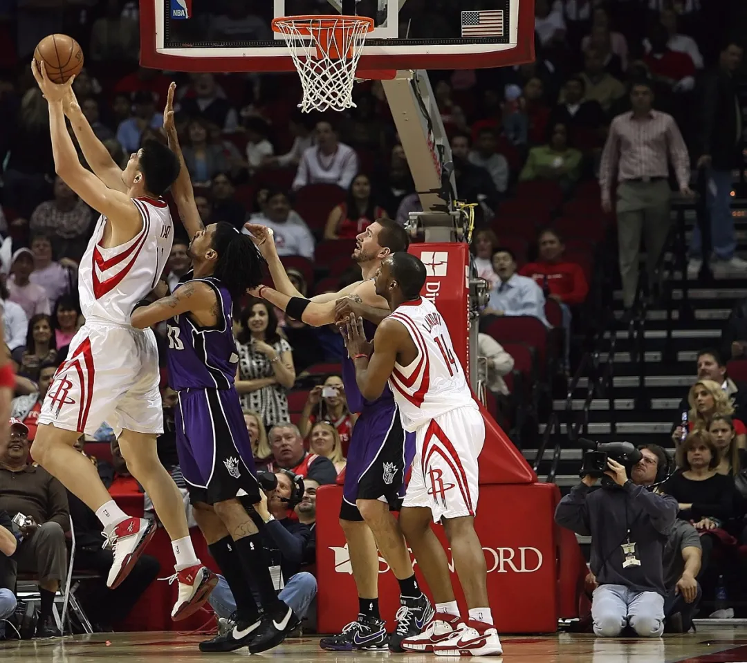 nba事件是因为什么引起的(不懂中国市场还想吸血中国篮球！NBA的野心是如何一步步破产的)