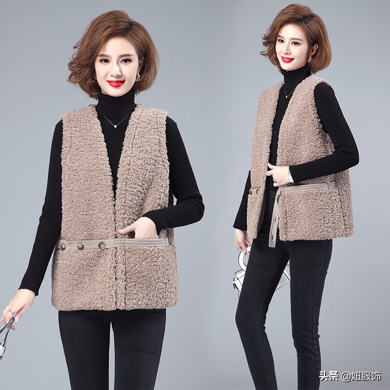 坎肩背心女外穿(冬天穿上一件羊羔毛马甲,搭配高领毛衣打底衫,显瘦