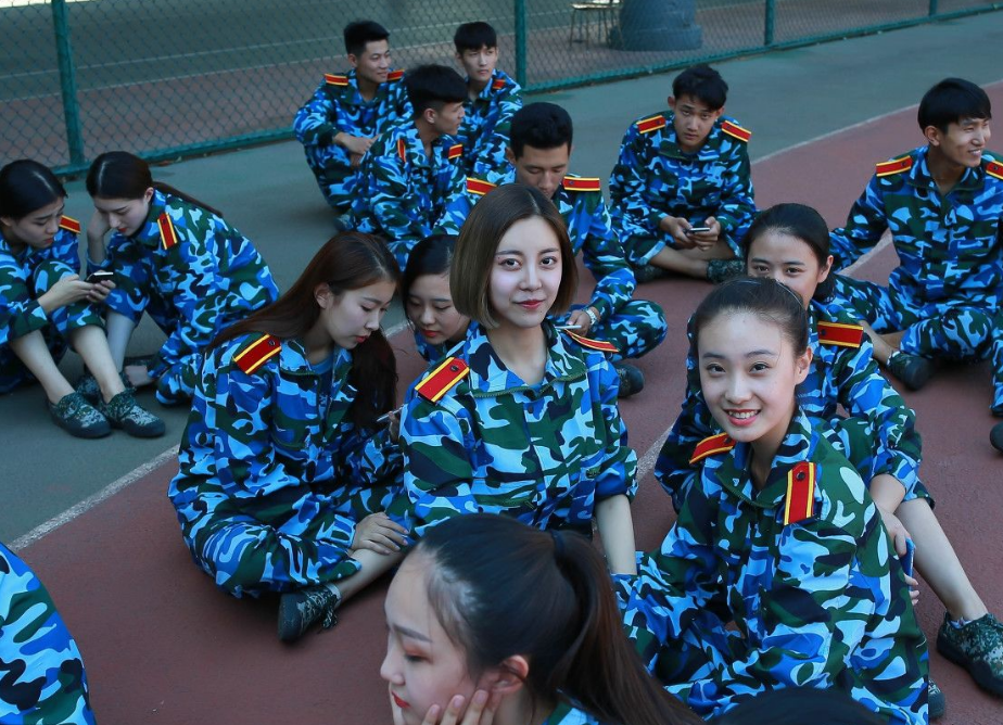 录取分数不高的3所军校，学生毕业可获得铁饭碗，此外还有好消息