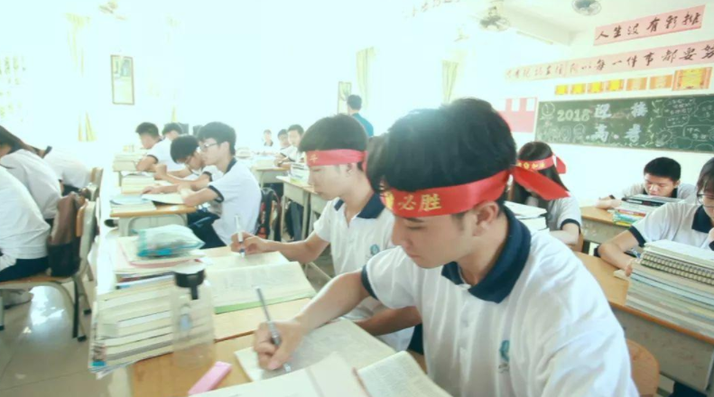 为何我国高考会定在每年6月7号、8号？是祝福考生“录取吧”？