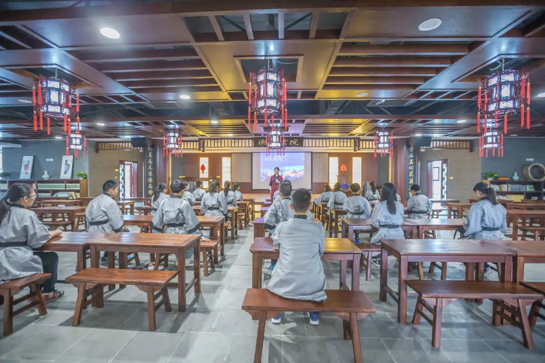 总投资18.5亿！六安南山新区再迎一学校！房价直逼1万！