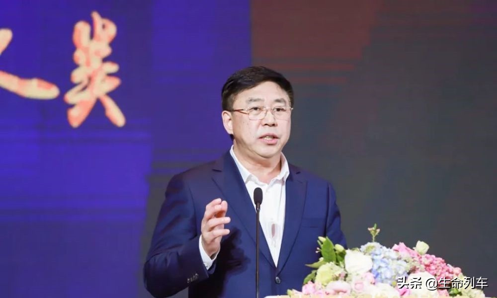 安庆市下半年十大富豪，陈奇星升至前五，李斌身价缩水100亿