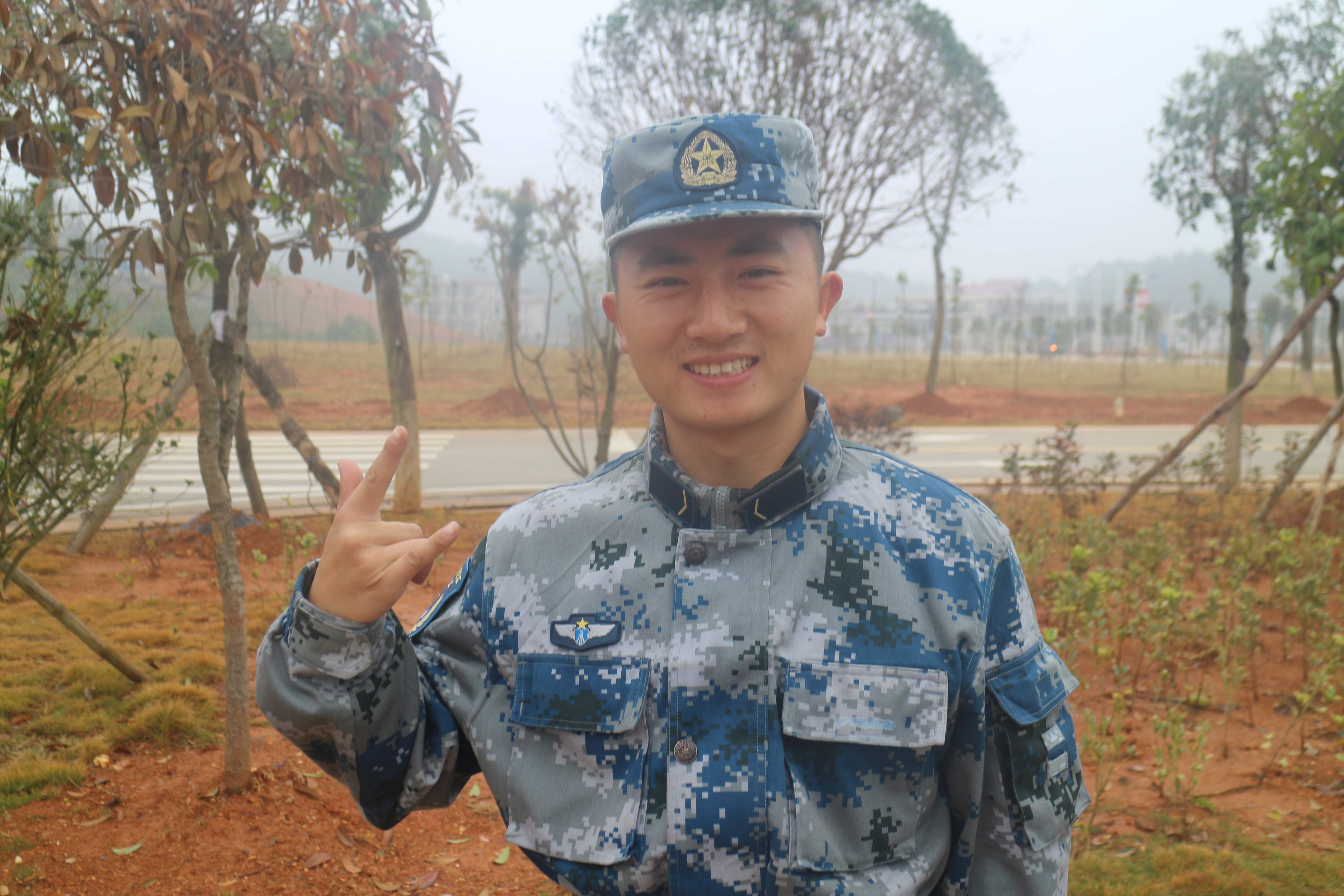 大学生退伍回家只能参加公务员考试？