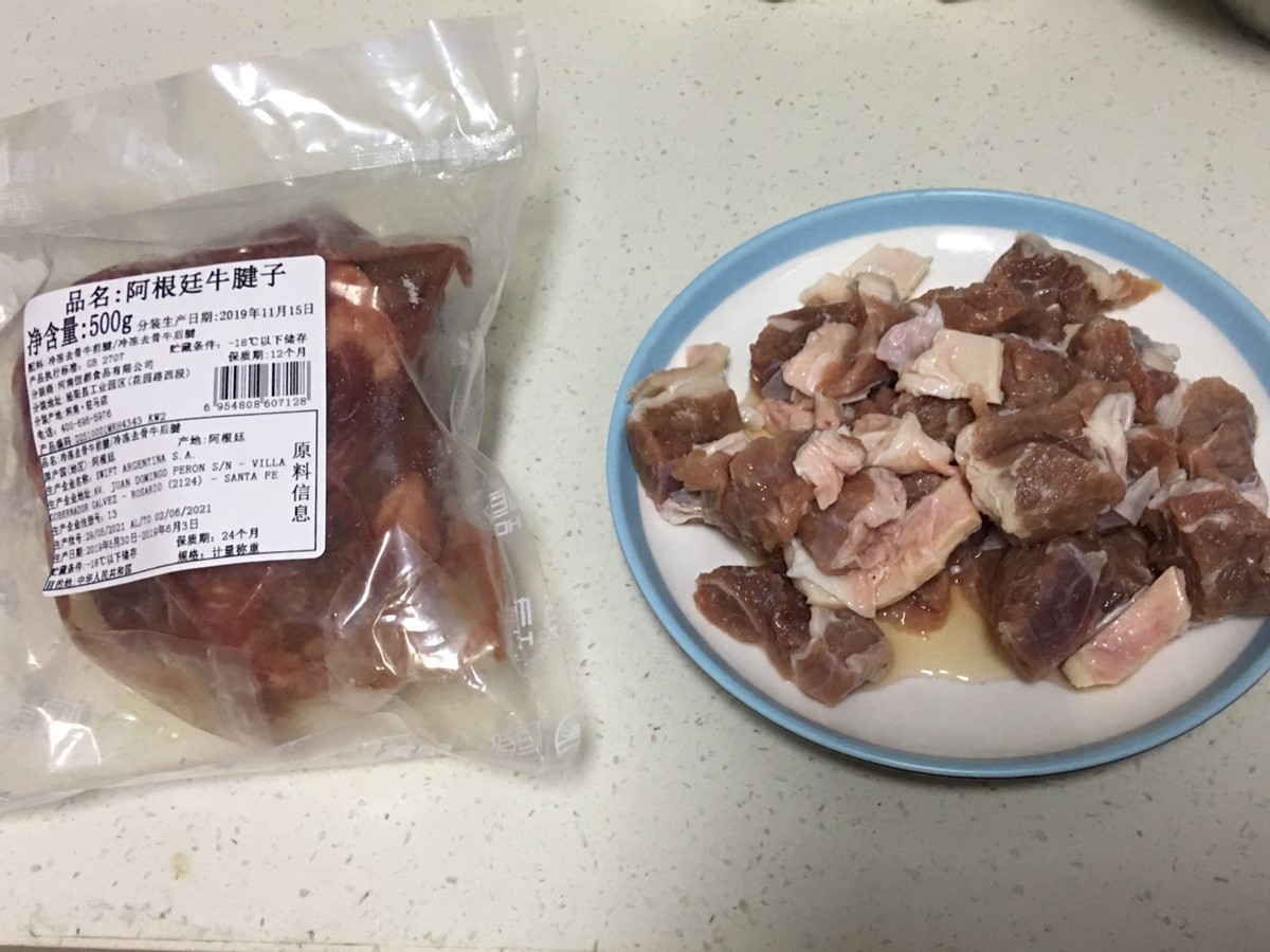 牛肉燉柿子的做法,
