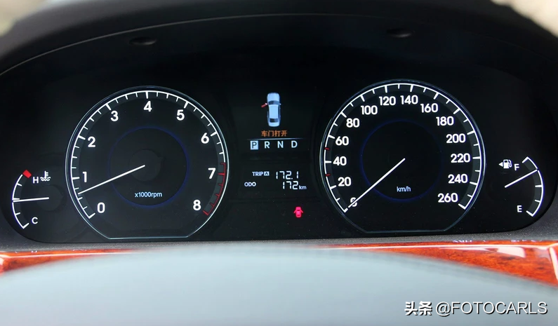 128万总统座驾，现代雅科仕5.0L V8旗舰实拍，网友：差红旗太多了