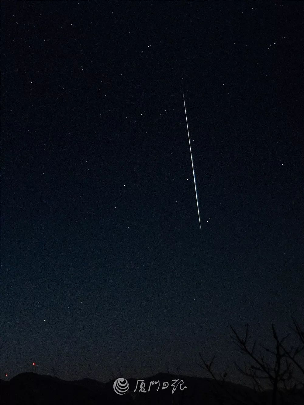 高清美图！流星雨“绽放”厦门夜空！晴好天气继续，冷空气也在路上