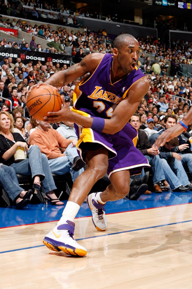 nike zoom kobe 105-06 赛季,是科比最重要的转折时期.