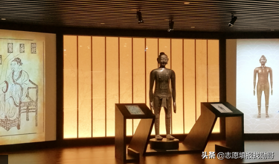 这所大学实力强大，有3个A + 学科，却不是985，也不是211