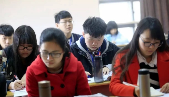 高考忘带准考证、迟到、进错考场的考生，我一点都不“同情”你们