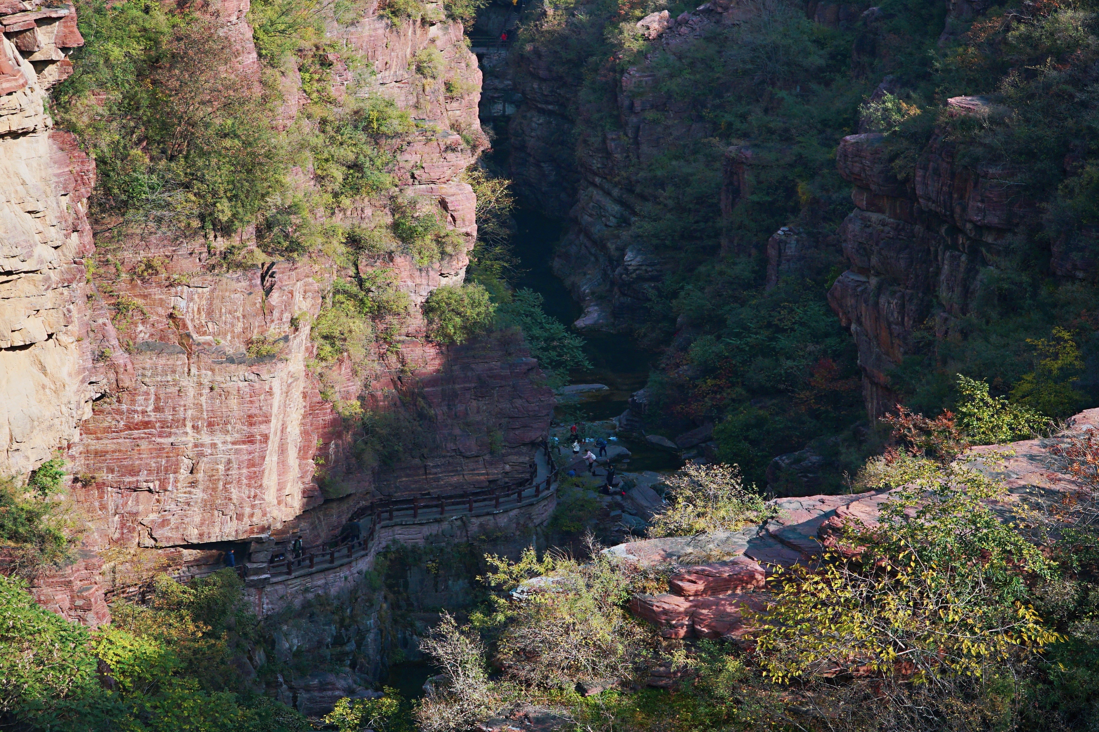 登高赏秋祈福，穿越丹霞峡谷，游云台山必去的两个精华景点