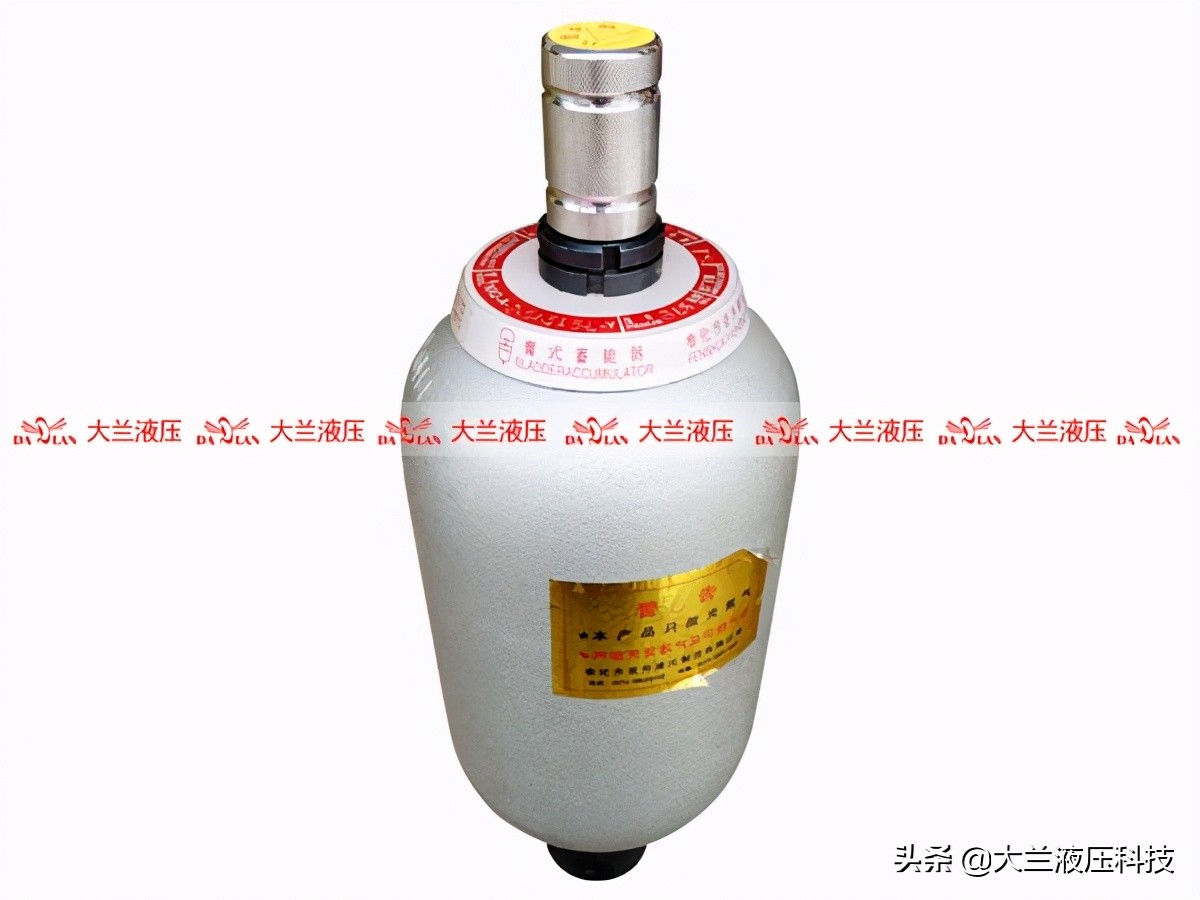 液压系统中的蓄能器的选用