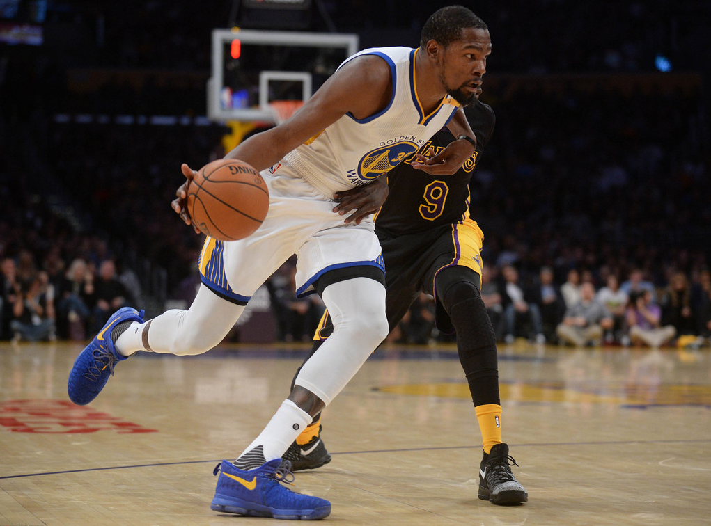 nba里的变向狂魔有哪些（晃人高手！盘点NBA变向能力最强的十大球星：前三名无争议）