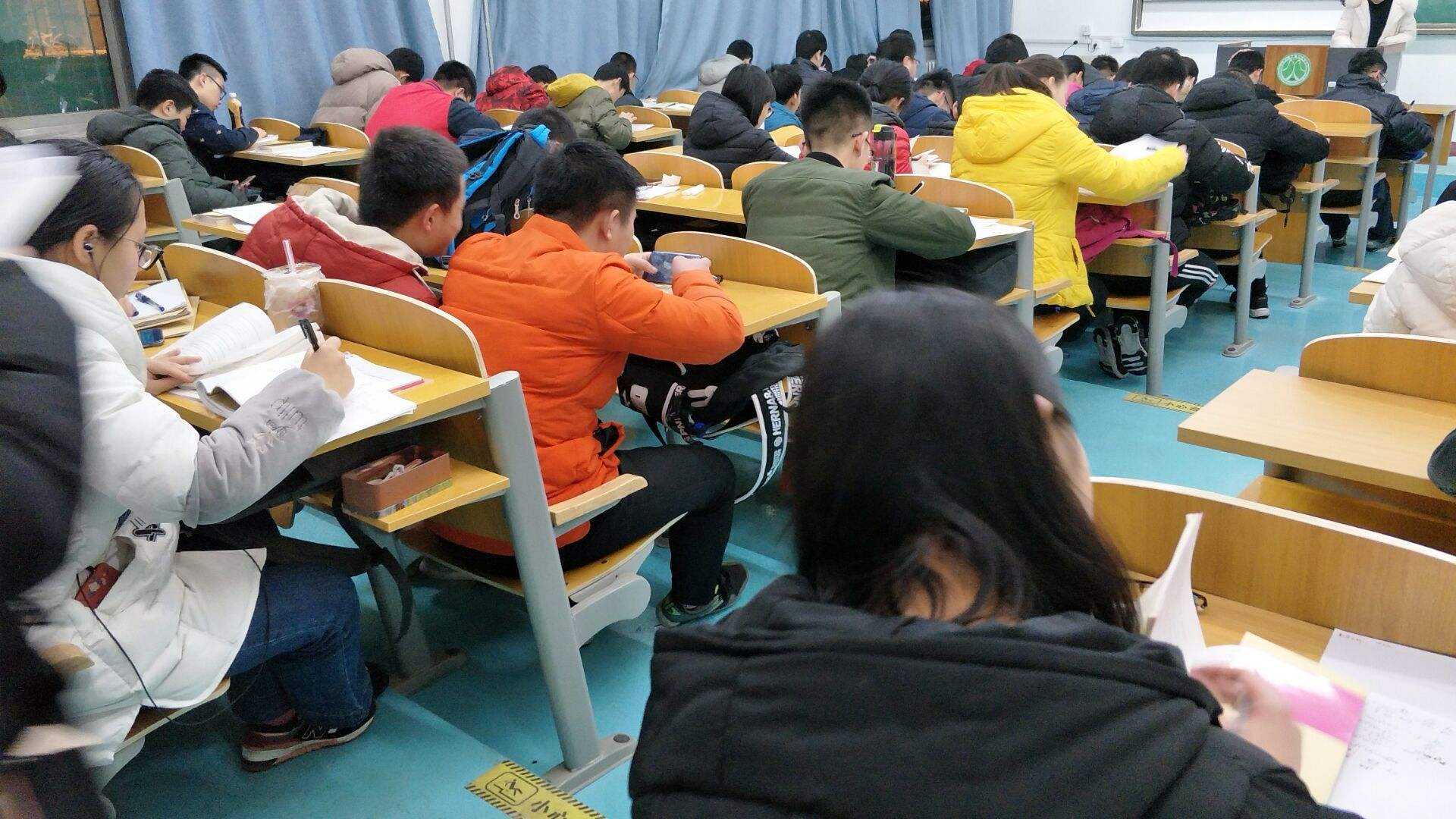 大学考试周，为什么考前突击就可以不挂科？原因有点“神奇”