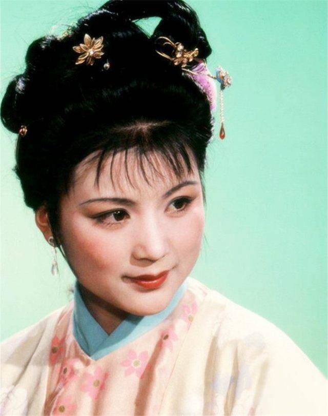 《红楼梦》史湘云原是侯门大小姐,无限风光的背后是隐忍与艰辛