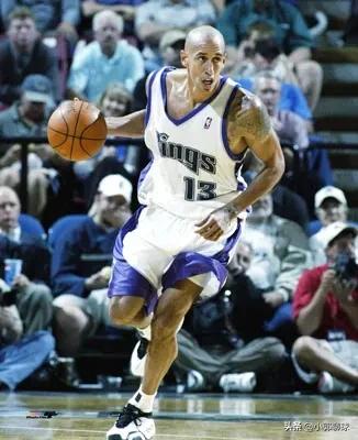 篮球火箭队成员13（NBA球衣13号十大球星）