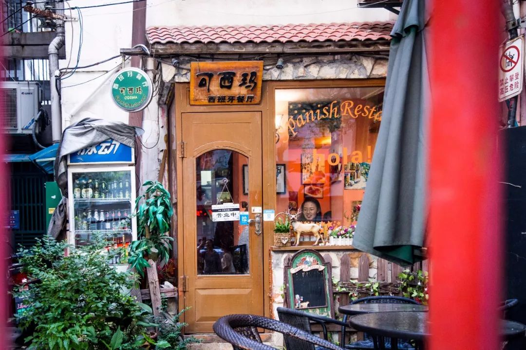 南京高校后街Battle战，一街更比一街香