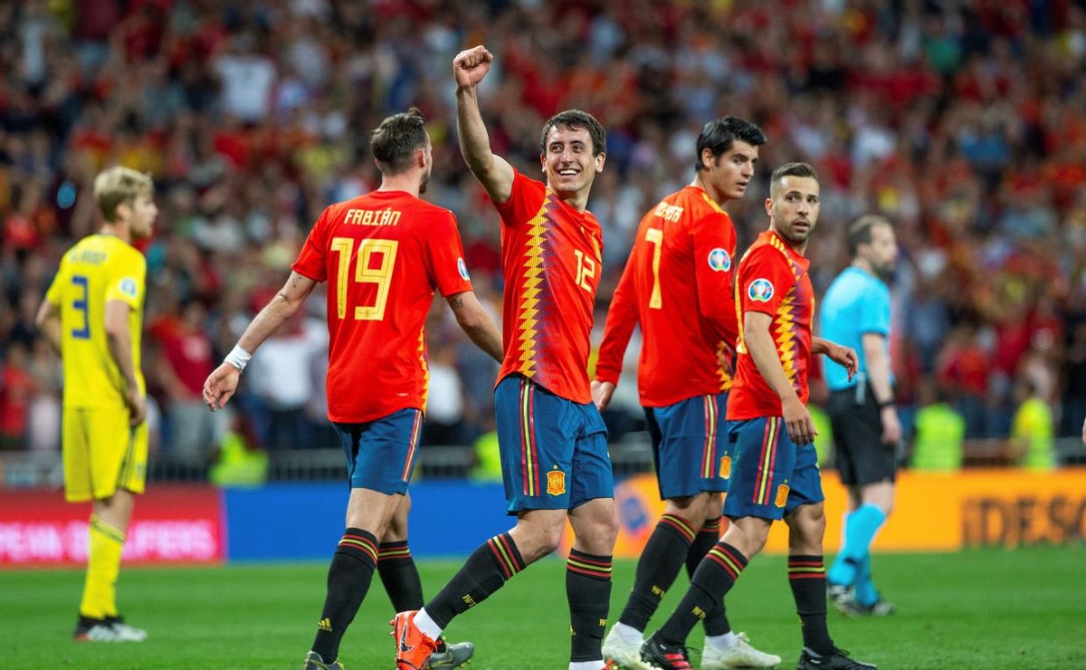 欧洲杯直播时间几点至几点开始（凌晨3点CCTV5直播！欧洲杯前瞻：西班牙2：0意大利，斗牛士进决赛）-华海博客