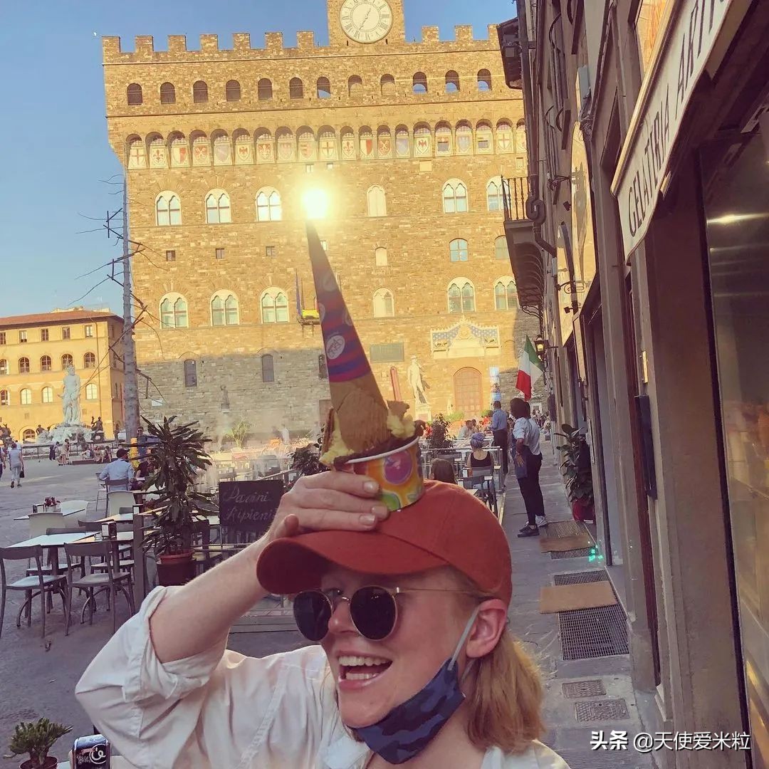 《继承之战》第三季终于来了！长女在戏外悄悄结婚，装饰了《Vogue》的封面。