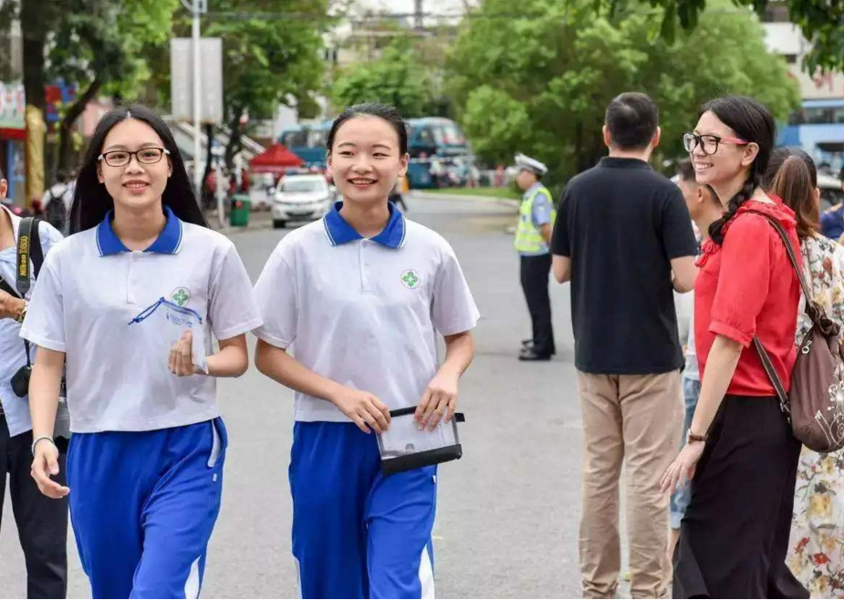 毕业多年才发现，文科生与理科生之间的差距，简直是大相径庭