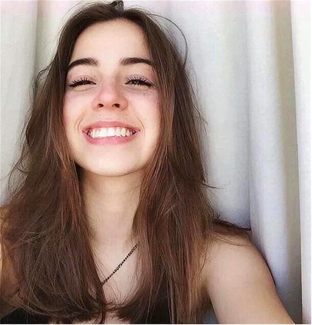 为“法令纹”烦恼的女人，平常多做这4个动作，有效改善法令纹