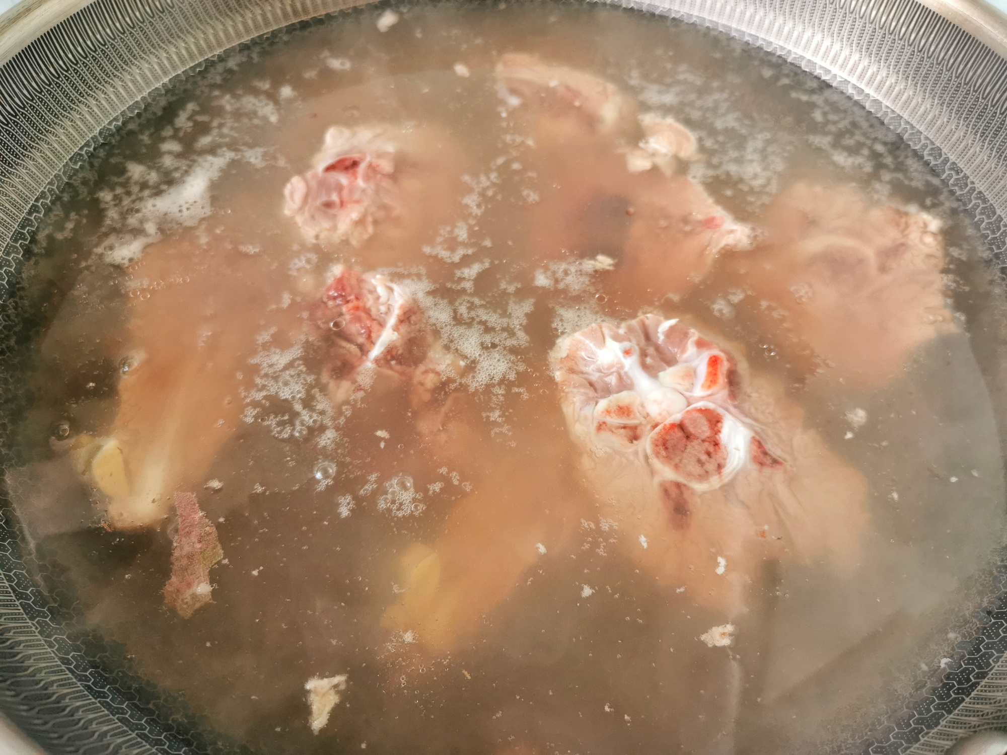 天冷，羊蝎子要多吃，比牛肉便宜，比猪肉低脂，炖一锅滋补又解馋