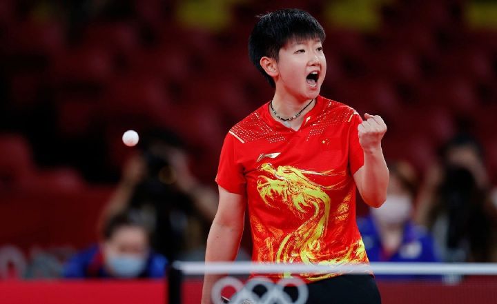 启蒙教练称孙颖莎打球就像吃蜜(00后"小魔王"孙颖莎,同届世锦赛三冠王