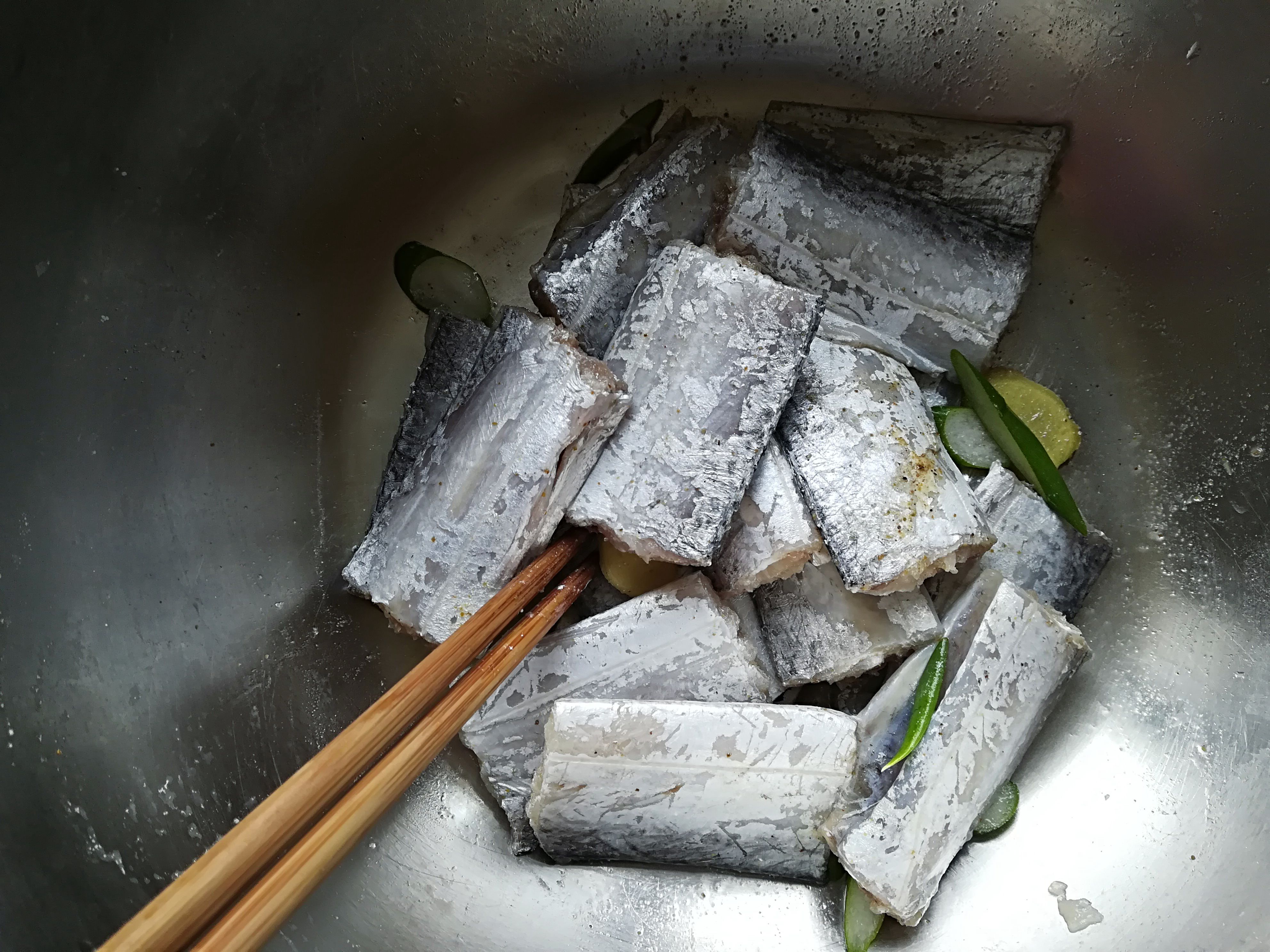图片[3]-【豆干烧带鱼】做法步骤图 解馋过瘾超美味 孩子们嚷着吃不够-起舞食谱网